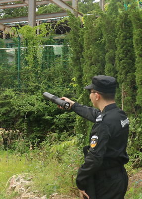 Pengoperasian Mudah Senter Jammer Sinyal GPS Dengan Pencahayaan Kuat 10000LM